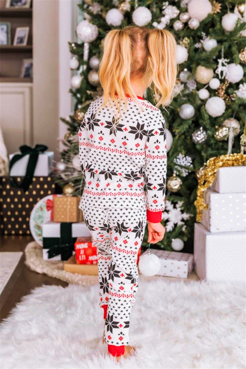 Tiny Cuddling | Christmas Snowflake Pattern Top and Pants Set