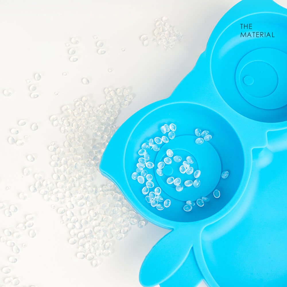 Babelio blue silicone owl toddler plate with transparent beads on white background